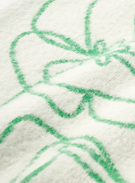 ecru detail