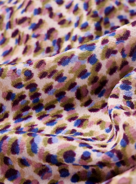 taupe detail