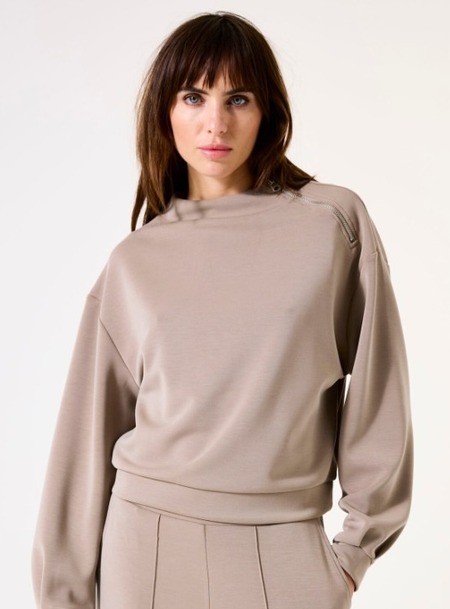 taupe j