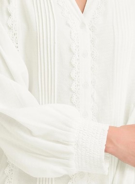 beige detail