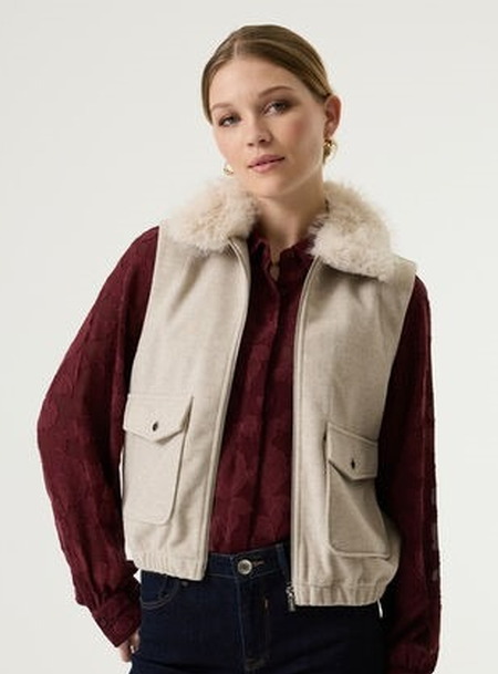 beige j